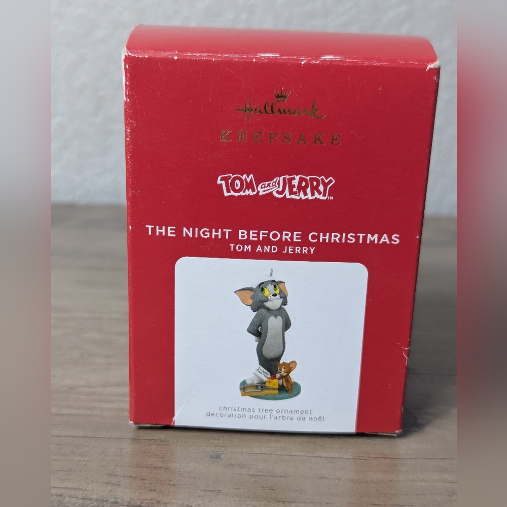 Hallmark Keepsake Ornament 2021 Tom & Jerry The Night Before Christmas